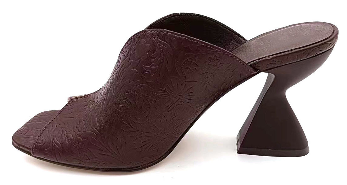 Vintage Floral Embossed PU Mule V şeklinde üst çizgi ve heeledeki heels